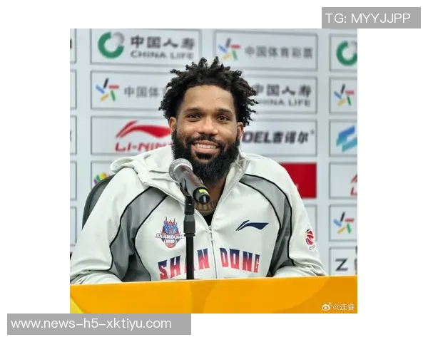 鲍威尔表现平平17分6板6助攻三分球命中率低迷引发关注 鲍威尔表现平平17分6板6助攻三分球命中率低迷引发关注